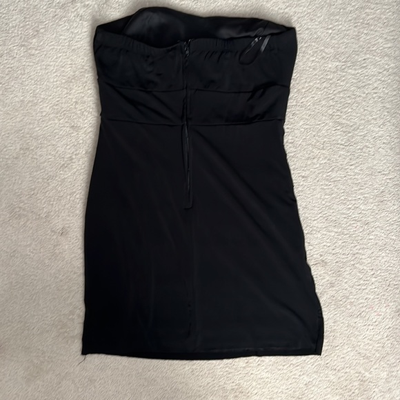 Black dress - Picture 4 of 4